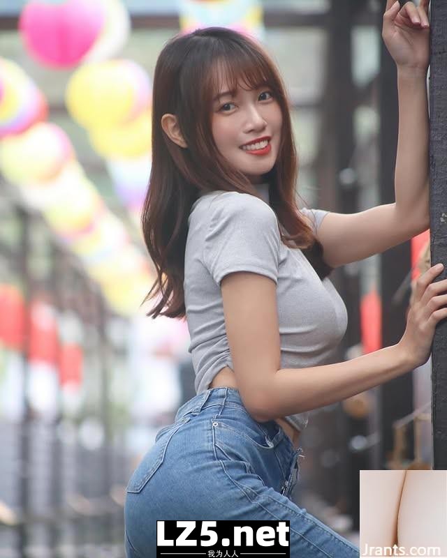 「阿思」燦爛微笑配雪乳太犯規！ (10P)